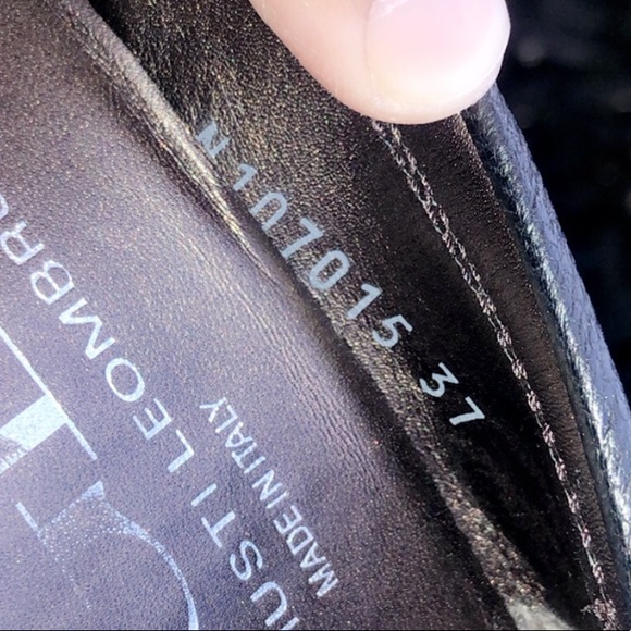 AGL Classic Cap Toe Leather Pump - Picture 7 of 7